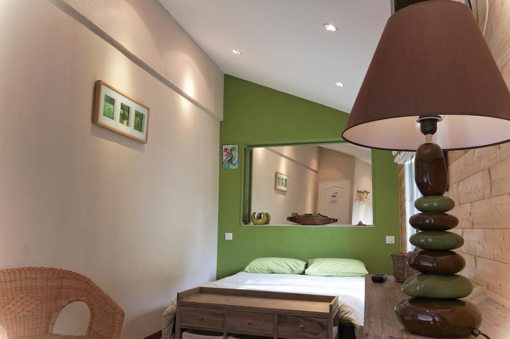 Comme A La Maison Bed & Breakfast Tours-sur-Marne Стая снимка